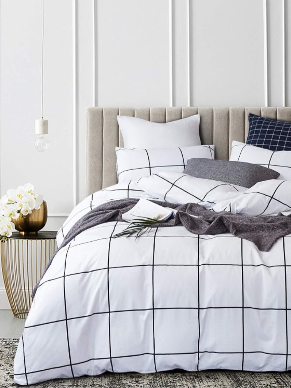 Classic Grid White and Black Comforter Set Twin
